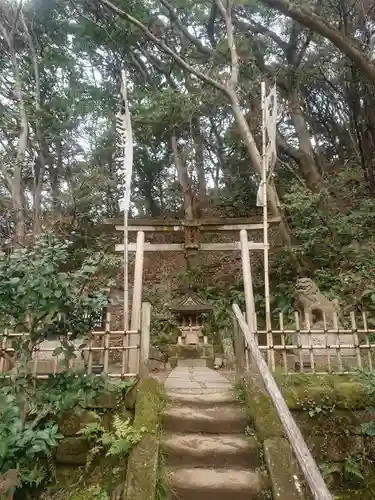 三渓園天満宮の鳥居