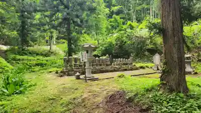 大日寺跡湯殿山神社(山形県)