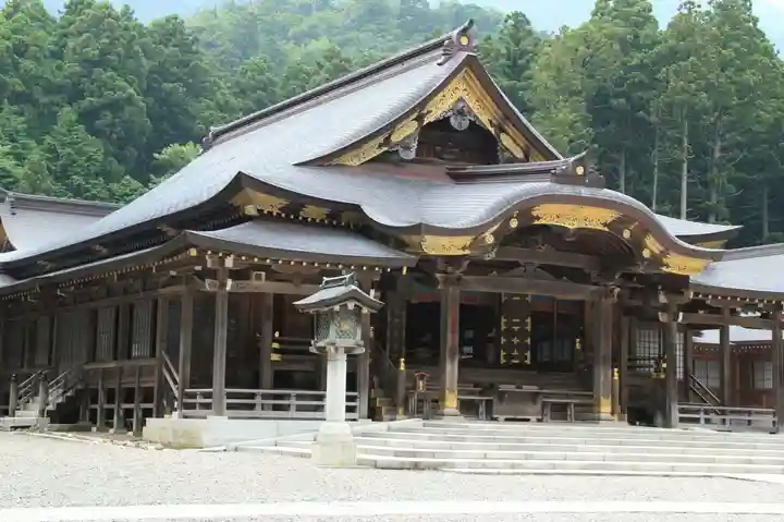 彌彦神社の本殿・本堂