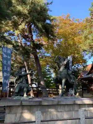 川中島古戦場八幡社の像