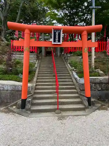 宇賀稲荷神社の鳥居