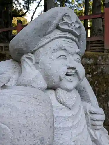 日光二荒山神社の{uncategorized: "未分類", other: "その他", undefined: "問題あり", building: "その他建物", grave: "お墓", sacred_gate: "鳥居", guardian: "狛犬", statue: "像", buddha: "仏像", history: "歴史", nature: "自然", garden: "庭園", animal: "動物", pagoda: "塔", temizu: "手水舎", mountain_gate: "山門・神門", sanctuary: "本殿・本堂", subordinate: "末社・摂社", art: "芸術", scenery: "景色", jizo: "地蔵", ema: "絵馬", goshuin: "御朱印", omikuji: "おみくじ", items: "授与品その他", amulet: "お守り", goshuincho: "御朱印帳", eats: "食事", festival: "お祭り", votive_dance: "神楽", shichigosan: "七五三参", wedding: "結婚式", experience: "体験その他", initially: "初詣", around: "周辺", anti_infection: "感染症対策"}