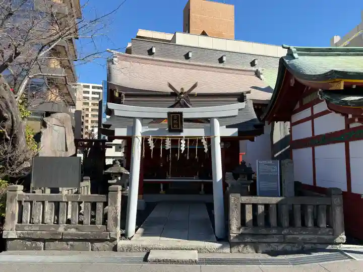 神田神社(神田明神)の{uncategorized: "未分類", other: "その他", undefined: "問題あり", building: "その他建物", grave: "お墓", sacred_gate: "鳥居", guardian: "狛犬", statue: "像", buddha: "仏像", history: "歴史", nature: "自然", garden: "庭園", animal: "動物", pagoda: "塔", temizu: "手水舎", mountain_gate: "山門・神門", sanctuary: "本殿・本堂", subordinate: "末社・摂社", art: "芸術", scenery: "景色", jizo: "地蔵", ema: "絵馬", goshuin: "御朱印", omikuji: "おみくじ", items: "授与品その他", amulet: "お守り", goshuincho: "御朱印帳", eats: "食事", festival: "お祭り", votive_dance: "神楽", shichigosan: "七五三参", wedding: "結婚式", experience: "体験その他", initially: "初詣", around: "周辺", anti_infection: "感染症対策"}