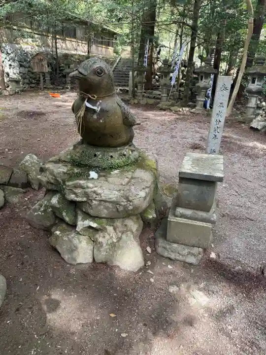 川上山若宮八幡宮の{uncategorized: "未分類", other: "その他", undefined: "問題あり", building: "その他建物", grave: "お墓", sacred_gate: "鳥居", guardian: "狛犬", statue: "像", buddha: "仏像", history: "歴史", nature: "自然", garden: "庭園", animal: "動物", pagoda: "塔", temizu: "手水舎", mountain_gate: "山門・神門", sanctuary: "本殿・本堂", subordinate: "末社・摂社", art: "芸術", scenery: "景色", jizo: "地蔵", ema: "絵馬", goshuin: "御朱印", omikuji: "おみくじ", items: "授与品その他", amulet: "お守り", goshuincho: "御朱印帳", eats: "食事", festival: "お祭り", votive_dance: "神楽", shichigosan: "七五三参", wedding: "結婚式", experience: "体験その他", initially: "初詣", around: "周辺", anti_infection: "感染症対策"}
