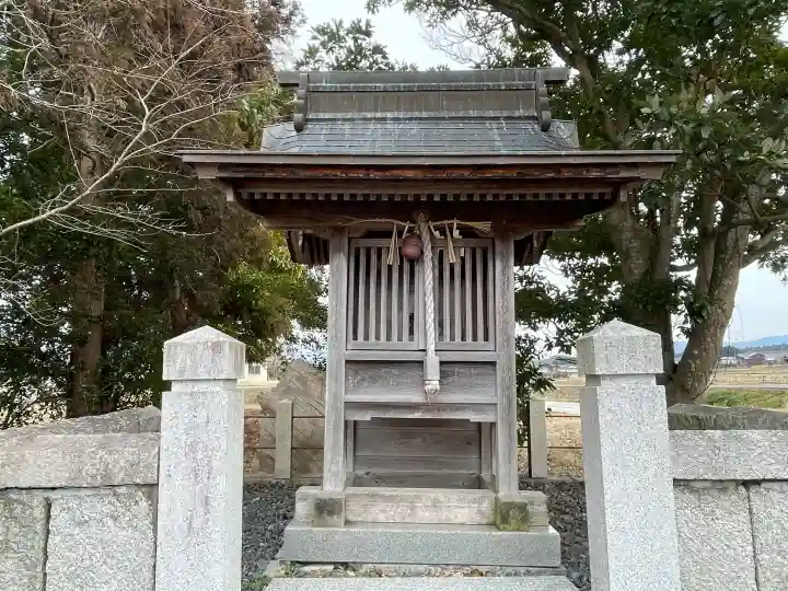 三輪神社の{uncategorized: "未分類", other: "その他", undefined: "問題あり", building: "その他建物", grave: "お墓", sacred_gate: "鳥居", guardian: "狛犬", statue: "像", buddha: "仏像", history: "歴史", nature: "自然", garden: "庭園", animal: "動物", pagoda: "塔", temizu: "手水舎", mountain_gate: "山門・神門", sanctuary: "本殿・本堂", subordinate: "末社・摂社", art: "芸術", scenery: "景色", jizo: "地蔵", ema: "絵馬", goshuin: "御朱印", omikuji: "おみくじ", items: "授与品その他", amulet: "お守り", goshuincho: "御朱印帳", eats: "食事", festival: "お祭り", votive_dance: "神楽", shichigosan: "七五三参", wedding: "結婚式", experience: "体験その他", initially: "初詣", around: "周辺", anti_infection: "感染症対策"}
