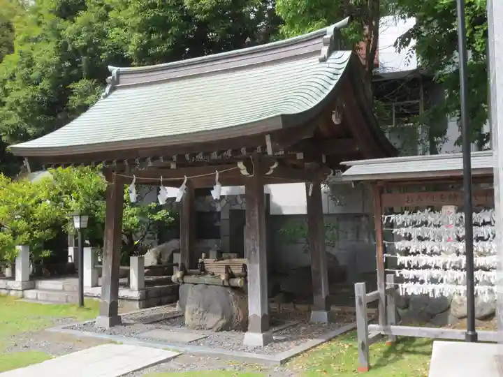 東神奈川熊野神社の手水舎