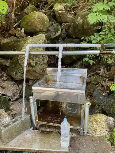 寿老滝石仏堂の手水舎