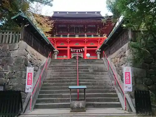 六所神社の山門・神門