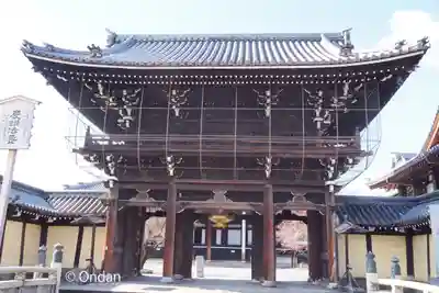 興正寺の山門・神門