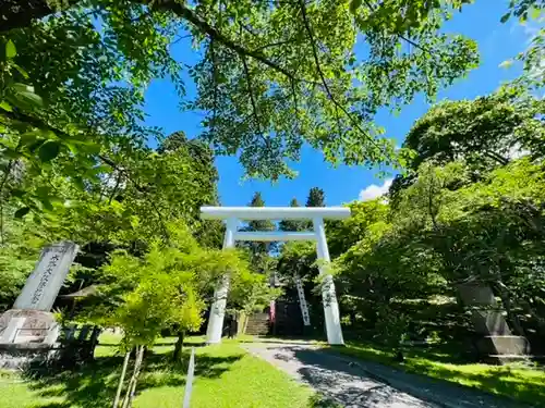 土津神社｜こどもと出世の神さまの鳥居