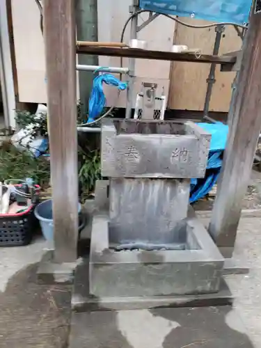 大松稲荷神社の手水舎
