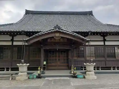 金泉寺の本殿