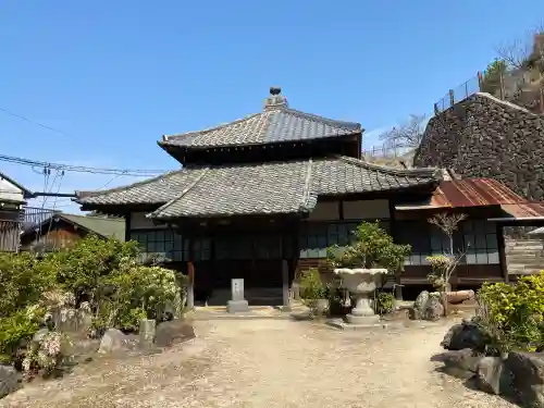 宝寿院の{uncategorized: "未分類", other: "その他", undefined: "問題あり", building: "その他建物", grave: "お墓", sacred_gate: "鳥居", guardian: "狛犬", statue: "像", buddha: "仏像", history: "歴史", nature: "自然", garden: "庭園", animal: "動物", pagoda: "塔", temizu: "手水舎", mountain_gate: "山門・神門", sanctuary: "本殿・本堂", subordinate: "末社・摂社", art: "芸術", scenery: "景色", jizo: "地蔵", ema: "絵馬", goshuin: "御朱印", omikuji: "おみくじ", items: "授与品その他", amulet: "お守り", goshuincho: "御朱印帳", eats: "食事", festival: "お祭り", votive_dance: "神楽", shichigosan: "七五三参", wedding: "結婚式", experience: "体験その他", initially: "初詣", around: "周辺", anti_infection: "感染症対策"}