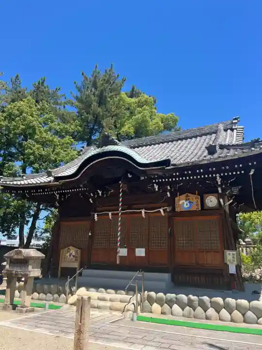 本莊神社の{uncategorized: "未分類", other: "その他", undefined: "問題あり", building: "その他建物", grave: "お墓", sacred_gate: "鳥居", guardian: "狛犬", statue: "像", buddha: "仏像", history: "歴史", nature: "自然", garden: "庭園", animal: "動物", pagoda: "塔", temizu: "手水舎", mountain_gate: "山門・神門", sanctuary: "本殿・本堂", subordinate: "末社・摂社", art: "芸術", scenery: "景色", jizo: "地蔵", ema: "絵馬", goshuin: "御朱印", omikuji: "おみくじ", items: "授与品その他", amulet: "お守り", goshuincho: "御朱印帳", eats: "食事", festival: "お祭り", votive_dance: "神楽", shichigosan: "七五三参", wedding: "結婚式", experience: "体験その他", initially: "初詣", around: "周辺", anti_infection: "感染症対策"}