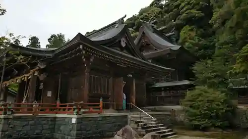 石見国一宮　物部神社の本殿・本堂