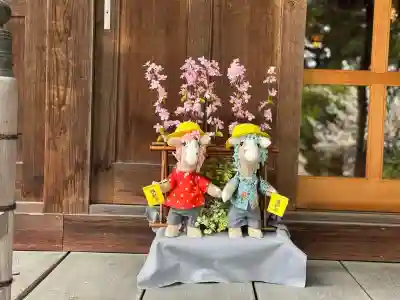 豊景神社の{uncategorized: "未分類", other: "その他", undefined: "問題あり", building: "その他建物", grave: "お墓", sacred_gate: "鳥居", guardian: "狛犬", statue: "像", buddha: "仏像", history: "歴史", nature: "自然", garden: "庭園", animal: "動物", pagoda: "塔", temizu: "手水舎", mountain_gate: "山門・神門", sanctuary: "本殿・本堂", subordinate: "末社・摂社", art: "芸術", scenery: "景色", jizo: "地蔵", ema: "絵馬", goshuin: "御朱印", omikuji: "おみくじ", items: "授与品その他", amulet: "お守り", goshuincho: "御朱印帳", eats: "食事", festival: "お祭り", votive_dance: "神楽", shichigosan: "七五三参", wedding: "結婚式", experience: "体験その他", initially: "初詣", around: "周辺", anti_infection: "感染症対策"}