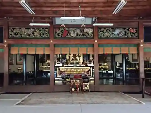 守綱寺の本殿・本堂