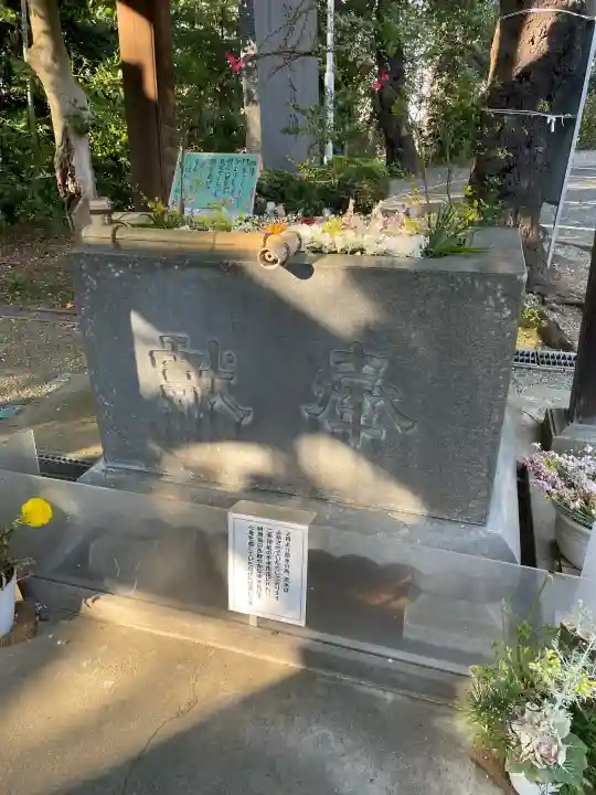 狭山八幡神社の{uncategorized: "未分類", other: "その他", undefined: "問題あり", building: "その他建物", grave: "お墓", sacred_gate: "鳥居", guardian: "狛犬", statue: "像", buddha: "仏像", history: "歴史", nature: "自然", garden: "庭園", animal: "動物", pagoda: "塔", temizu: "手水舎", mountain_gate: "山門・神門", sanctuary: "本殿・本堂", subordinate: "末社・摂社", art: "芸術", scenery: "景色", jizo: "地蔵", ema: "絵馬", goshuin: "御朱印", omikuji: "おみくじ", items: "授与品その他", amulet: "お守り", goshuincho: "御朱印帳", eats: "食事", festival: "お祭り", votive_dance: "神楽", shichigosan: "七五三参", wedding: "結婚式", experience: "体験その他", initially: "初詣", around: "周辺", anti_infection: "感染症対策"}