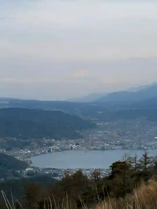 諏訪大社の{uncategorized: "未分類", other: "その他", undefined: "問題あり", building: "その他建物", grave: "お墓", sacred_gate: "鳥居", guardian: "狛犬", statue: "像", buddha: "仏像", history: "歴史", nature: "自然", garden: "庭園", animal: "動物", pagoda: "塔", temizu: "手水舎", mountain_gate: "山門・神門", sanctuary: "本殿・本堂", subordinate: "末社・摂社", art: "芸術", scenery: "景色", jizo: "地蔵", ema: "絵馬", goshuin: "御朱印", omikuji: "おみくじ", items: "授与品その他", amulet: "お守り", goshuincho: "御朱印帳", eats: "食事", festival: "お祭り", votive_dance: "神楽", shichigosan: "七五三参", wedding: "結婚式", experience: "体験その他", initially: "初詣", around: "周辺", anti_infection: "感染症対策"}