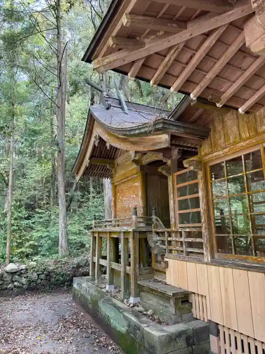 滝尻王子宮十郷神社の{uncategorized: "未分類", other: "その他", undefined: "問題あり", building: "その他建物", grave: "お墓", sacred_gate: "鳥居", guardian: "狛犬", statue: "像", buddha: "仏像", history: "歴史", nature: "自然", garden: "庭園", animal: "動物", pagoda: "塔", temizu: "手水舎", mountain_gate: "山門・神門", sanctuary: "本殿・本堂", subordinate: "末社・摂社", art: "芸術", scenery: "景色", jizo: "地蔵", ema: "絵馬", goshuin: "御朱印", omikuji: "おみくじ", items: "授与品その他", amulet: "お守り", goshuincho: "御朱印帳", eats: "食事", festival: "お祭り", votive_dance: "神楽", shichigosan: "七五三参", wedding: "結婚式", experience: "体験その他", initially: "初詣", around: "周辺", anti_infection: "感染症対策"}