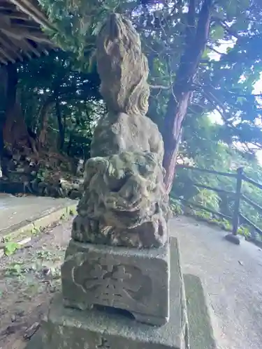 三柱神社の狛犬