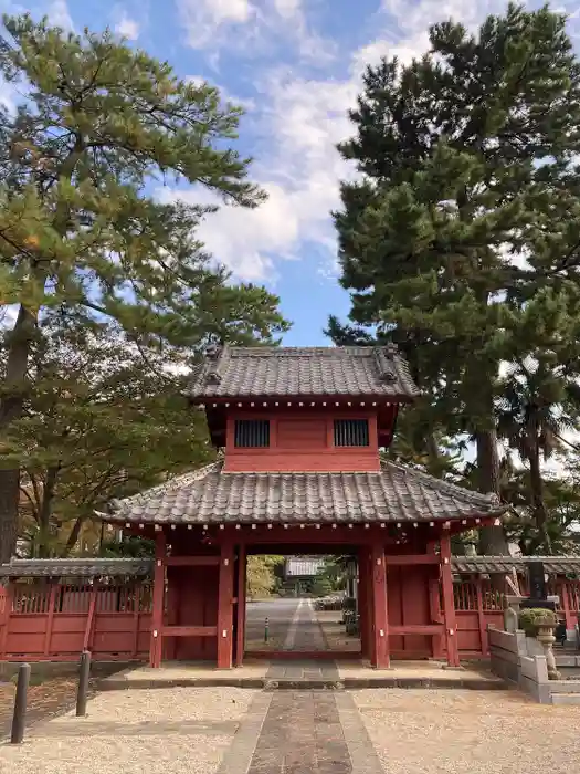 天嶽寺の山門