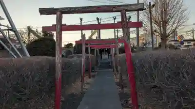 交通稲荷神社の鳥居
