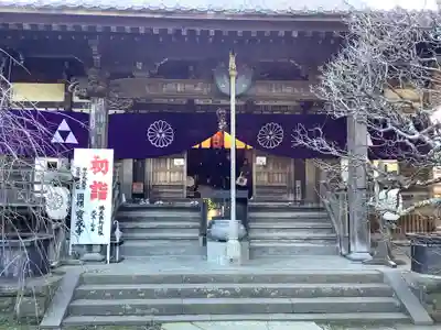 宝戒寺の本殿・本堂
