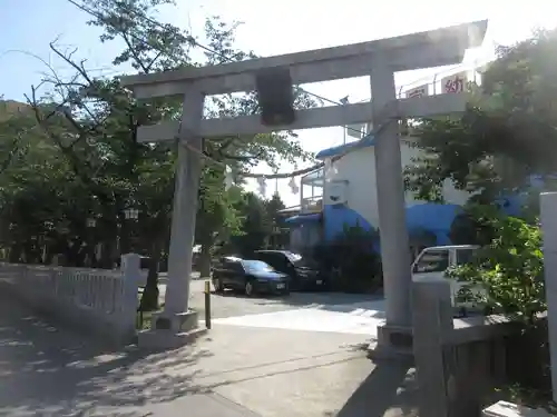 若宮八幡宮 の鳥居