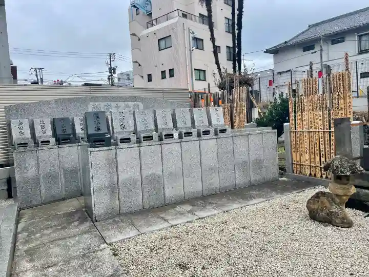 妙泉寺の{uncategorized: "未分類", other: "その他", undefined: "問題あり", building: "その他建物", grave: "お墓", sacred_gate: "鳥居", guardian: "狛犬", statue: "像", buddha: "仏像", history: "歴史", nature: "自然", garden: "庭園", animal: "動物", pagoda: "塔", temizu: "手水舎", mountain_gate: "山門・神門", sanctuary: "本殿・本堂", subordinate: "末社・摂社", art: "芸術", scenery: "景色", jizo: "地蔵", ema: "絵馬", goshuin: "御朱印", omikuji: "おみくじ", items: "授与品その他", amulet: "お守り", goshuincho: "御朱印帳", eats: "食事", festival: "お祭り", votive_dance: "神楽", shichigosan: "七五三参", wedding: "結婚式", experience: "体験その他", initially: "初詣", around: "周辺", anti_infection: "感染症対策"}