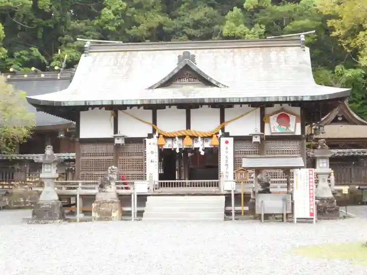 闘鶏神社の本殿・本堂
