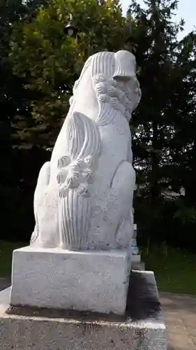 潮見ヶ岡神社の狛犬