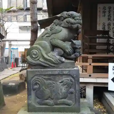 稲荷鬼王神社の狛犬