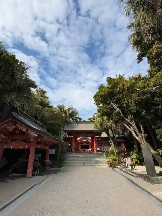 青島神社(青島神宮)の{uncategorized: "未分類", other: "その他", undefined: "問題あり", building: "その他建物", grave: "お墓", sacred_gate: "鳥居", guardian: "狛犬", statue: "像", buddha: "仏像", history: "歴史", nature: "自然", garden: "庭園", animal: "動物", pagoda: "塔", temizu: "手水舎", mountain_gate: "山門・神門", sanctuary: "本殿・本堂", subordinate: "末社・摂社", art: "芸術", scenery: "景色", jizo: "地蔵", ema: "絵馬", goshuin: "御朱印", omikuji: "おみくじ", items: "授与品その他", amulet: "お守り", goshuincho: "御朱印帳", eats: "食事", festival: "お祭り", votive_dance: "神楽", shichigosan: "七五三参", wedding: "結婚式", experience: "体験その他", initially: "初詣", around: "周辺", anti_infection: "感染症対策"}