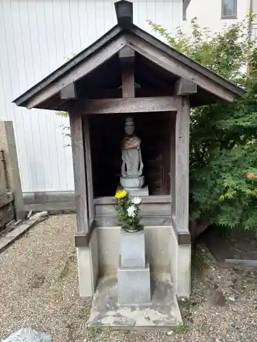 長光寺の{uncategorized: "未分類", other: "その他", undefined: "問題あり", building: "その他建物", grave: "お墓", sacred_gate: "鳥居", guardian: "狛犬", statue: "像", buddha: "仏像", history: "歴史", nature: "自然", garden: "庭園", animal: "動物", pagoda: "塔", temizu: "手水舎", mountain_gate: "山門・神門", sanctuary: "本殿・本堂", subordinate: "末社・摂社", art: "芸術", scenery: "景色", jizo: "地蔵", ema: "絵馬", goshuin: "御朱印", omikuji: "おみくじ", items: "授与品その他", amulet: "お守り", goshuincho: "御朱印帳", eats: "食事", festival: "お祭り", votive_dance: "神楽", shichigosan: "七五三参", wedding: "結婚式", experience: "体験その他", initially: "初詣", around: "周辺", anti_infection: "感染症対策"}