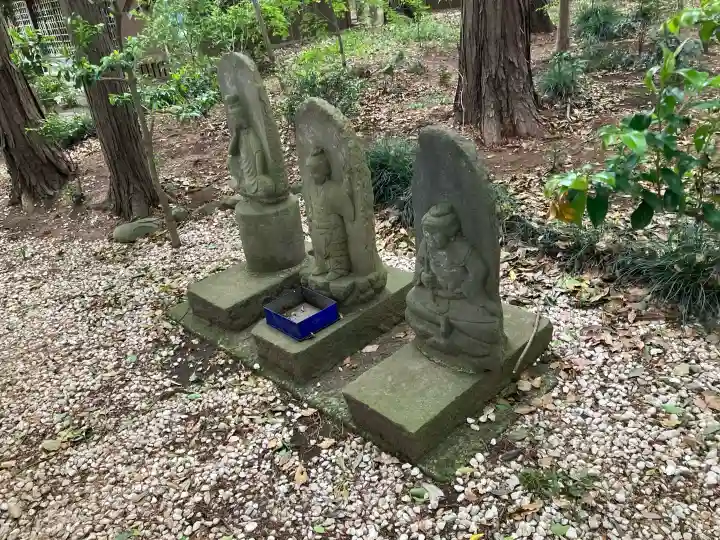 弓田香取神社の{uncategorized: "未分類", other: "その他", undefined: "問題あり", building: "その他建物", grave: "お墓", sacred_gate: "鳥居", guardian: "狛犬", statue: "像", buddha: "仏像", history: "歴史", nature: "自然", garden: "庭園", animal: "動物", pagoda: "塔", temizu: "手水舎", mountain_gate: "山門・神門", sanctuary: "本殿・本堂", subordinate: "末社・摂社", art: "芸術", scenery: "景色", jizo: "地蔵", ema: "絵馬", goshuin: "御朱印", omikuji: "おみくじ", items: "授与品その他", amulet: "お守り", goshuincho: "御朱印帳", eats: "食事", festival: "お祭り", votive_dance: "神楽", shichigosan: "七五三参", wedding: "結婚式", experience: "体験その他", initially: "初詣", around: "周辺", anti_infection: "感染症対策"}