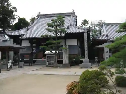 西林寺の本殿・本堂