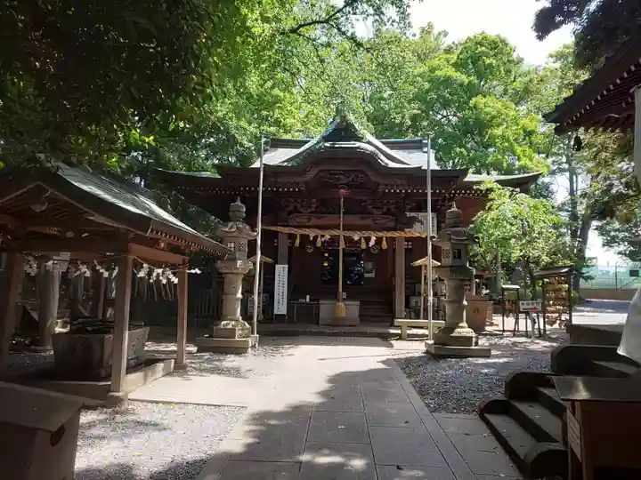 座間神社の本殿・本堂