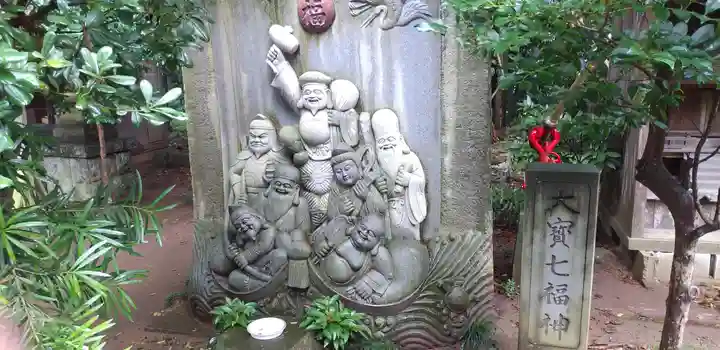 大宝八幡宮の像