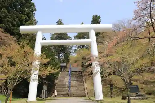 土津神社｜こどもと出世の神さまの鳥居