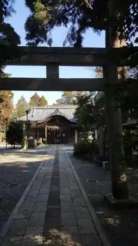 県神社の鳥居