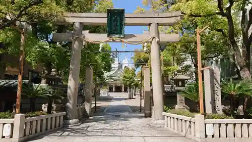 難波八阪神社の鳥居