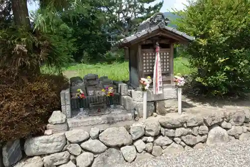 郡園神社の末社