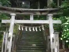 諏訪神社の鳥居