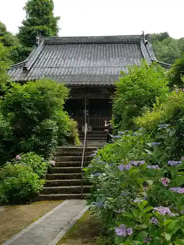 長法寺の本殿・本堂