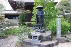 宝蔵寺の像