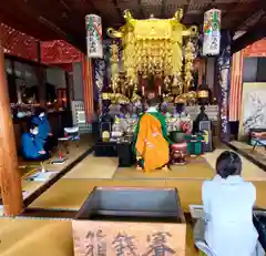 西照寺の本殿