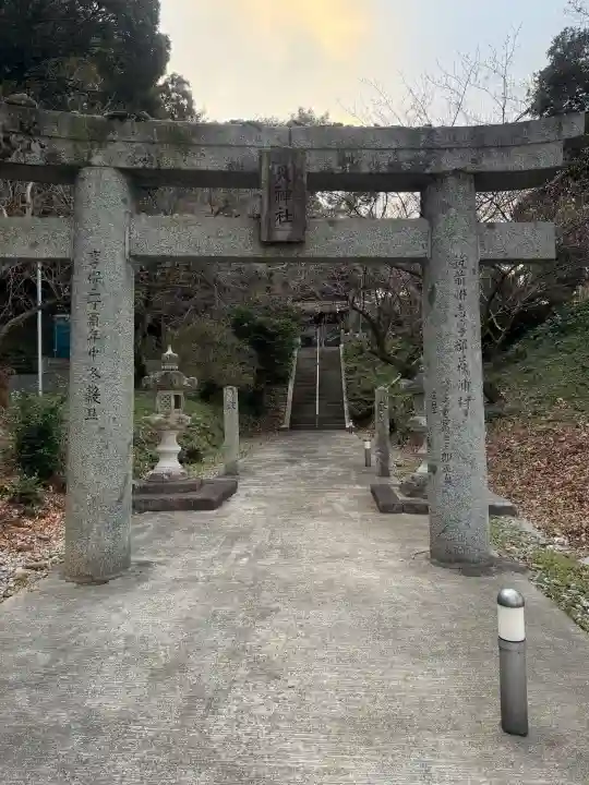 荻浦神社の{uncategorized: "未分類", other: "その他", undefined: "問題あり", building: "その他建物", grave: "お墓", sacred_gate: "鳥居", guardian: "狛犬", statue: "像", buddha: "仏像", history: "歴史", nature: "自然", garden: "庭園", animal: "動物", pagoda: "塔", temizu: "手水舎", mountain_gate: "山門・神門", sanctuary: "本殿・本堂", subordinate: "末社・摂社", art: "芸術", scenery: "景色", jizo: "地蔵", ema: "絵馬", goshuin: "御朱印", omikuji: "おみくじ", items: "授与品その他", amulet: "お守り", goshuincho: "御朱印帳", eats: "食事", festival: "お祭り", votive_dance: "神楽", shichigosan: "七五三参", wedding: "結婚式", experience: "体験その他", initially: "初詣", around: "周辺", anti_infection: "感染症対策"}