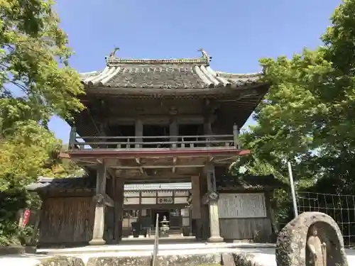 報恩寺の山門