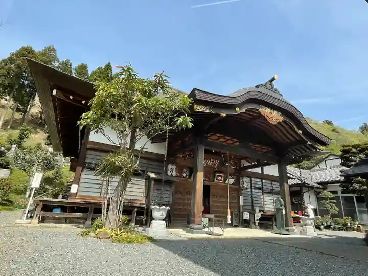 大慈寺の本殿・本堂